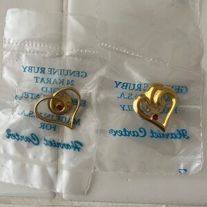 NWT Vintage Harriet Carter 24 Karat plated ruby heart pins Set of 2